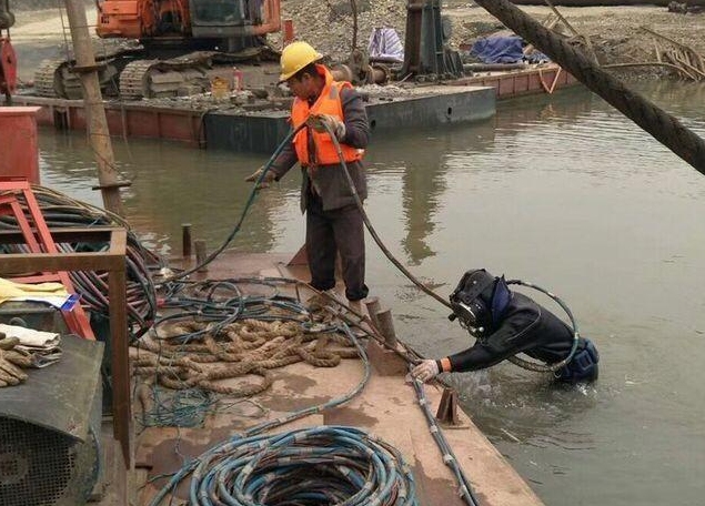 化德潜水封堵打捞